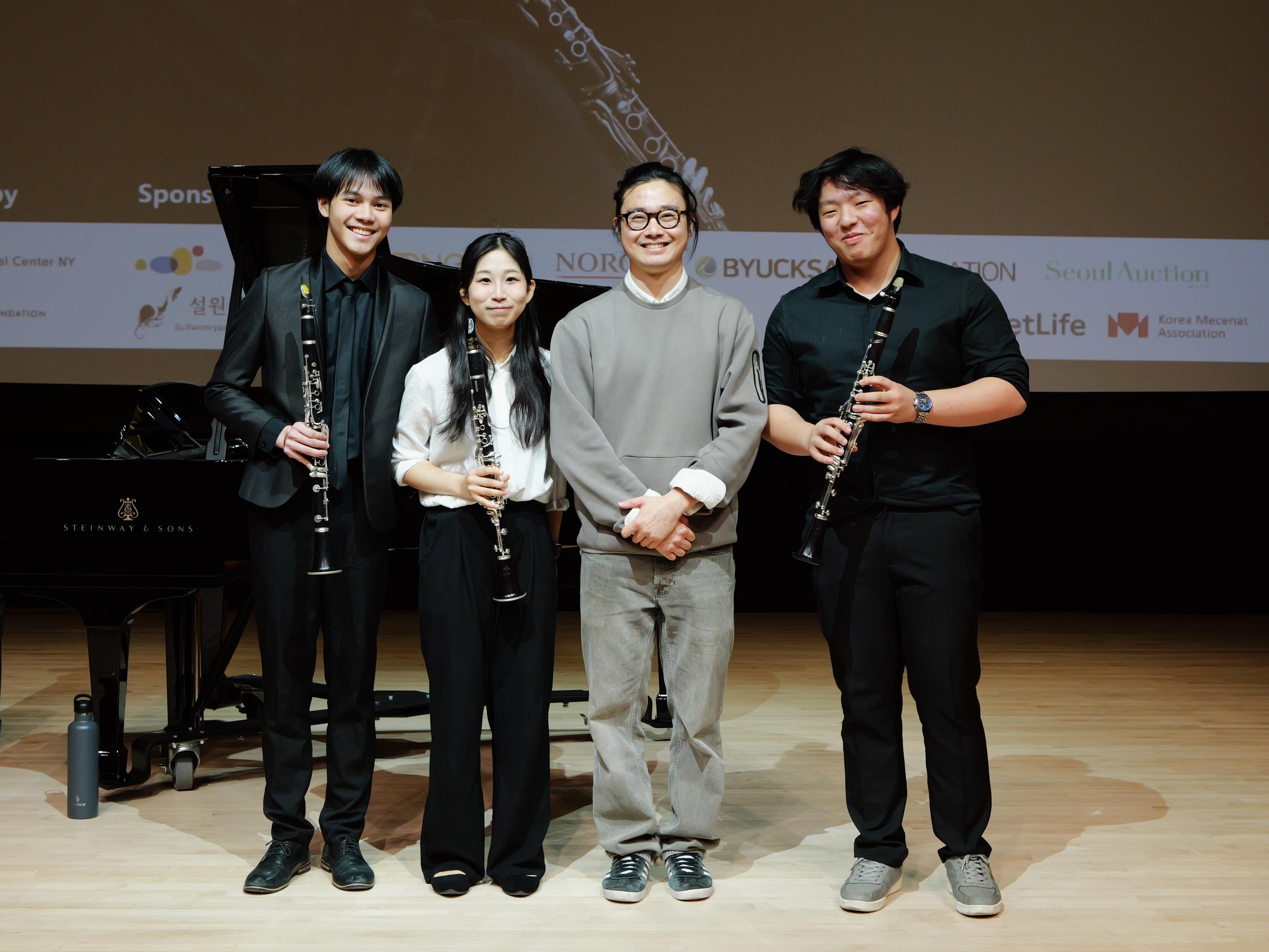 ✨Highlights from Masterclass with Clarinetist Han Kim 🎶

🎼 Last Monday, we welcomed clarinetist Han Kim(@hank._m) to lead a special master class at KCCNY&mdash;an intimate and deeply focused session🔥 where music came to life through intensity, ins