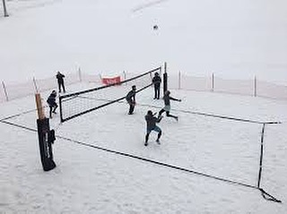 Meanwhile in Wisconsin 🏐Head to: www.sandboxvolleyballwi.com or click link in bio to check out the new look of our website! ☀️Follow us on Facebook, tag and share! #volleyball #beachvolleyball #sandvolleyball #training #sand #beach #wisconsin #avp