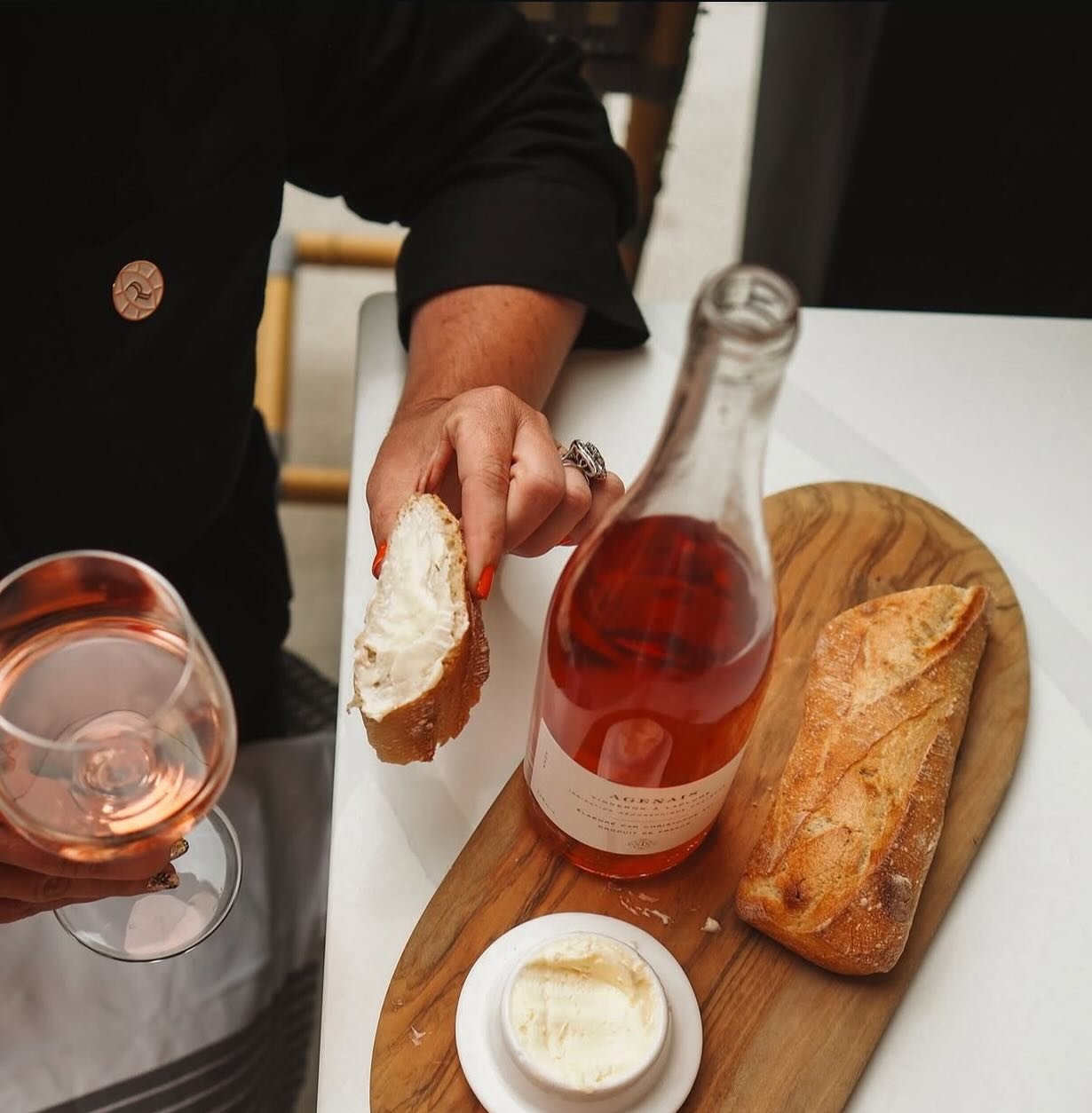 👏 @nytimes 20 under $20
@marytaylorwine Agenais Ros&egrave; 2024 
&ldquo;&hellip;may be the pinkest wine I&rsquo;ve ever seen&hellip;it&rsquo;s dry, savory and full of life.&rdquo;
(We must also celebrate that Bread &amp; Butter!!)