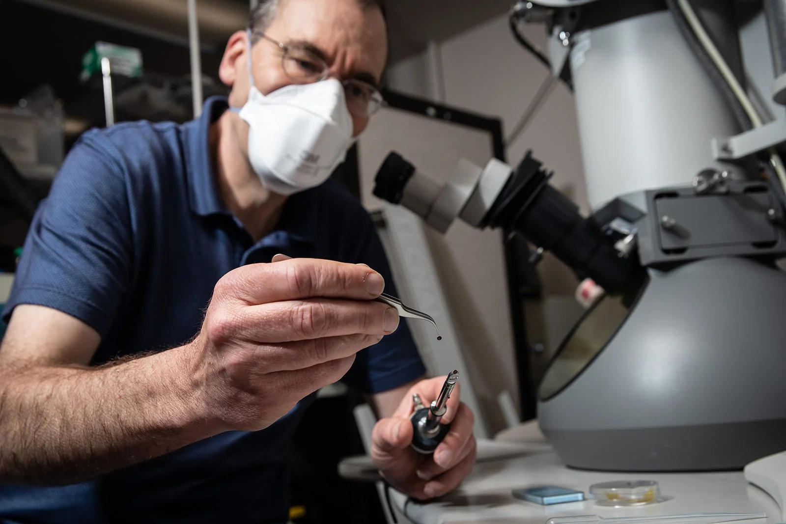  Nanofabrication Courses Let Caltech Undergraduates Get Hands-on at the Smallest Scales 