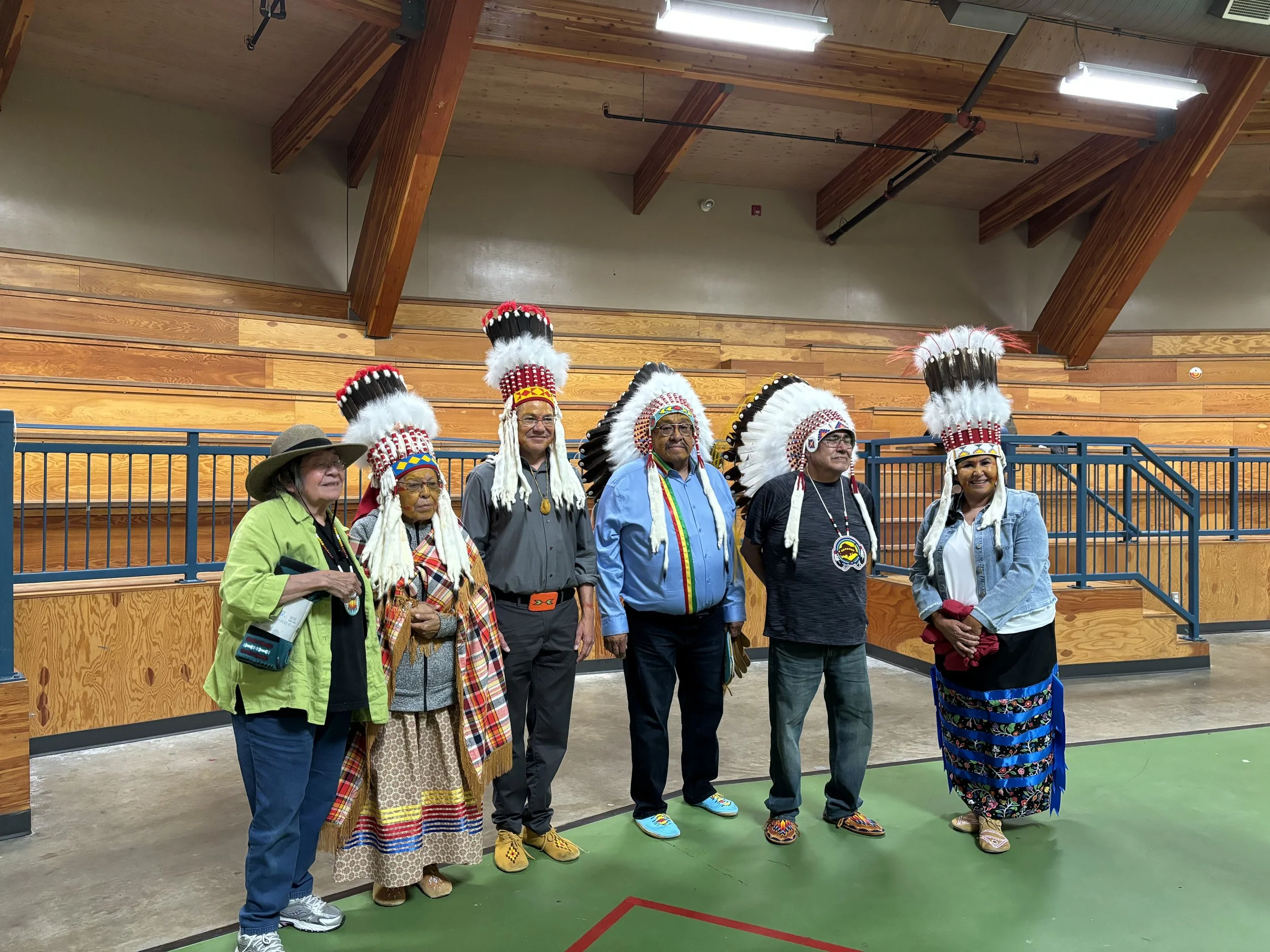 LIGO Operator Presented with Blackfoot Headdress 