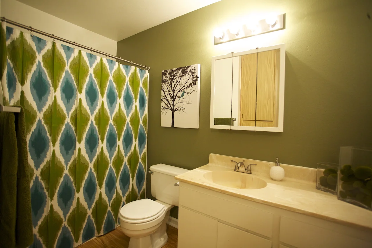 Dakota Creek Bathroom
