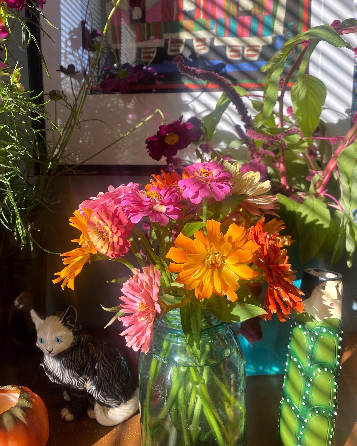 October bouquets are so bittersweet! 🌸🍂🎃