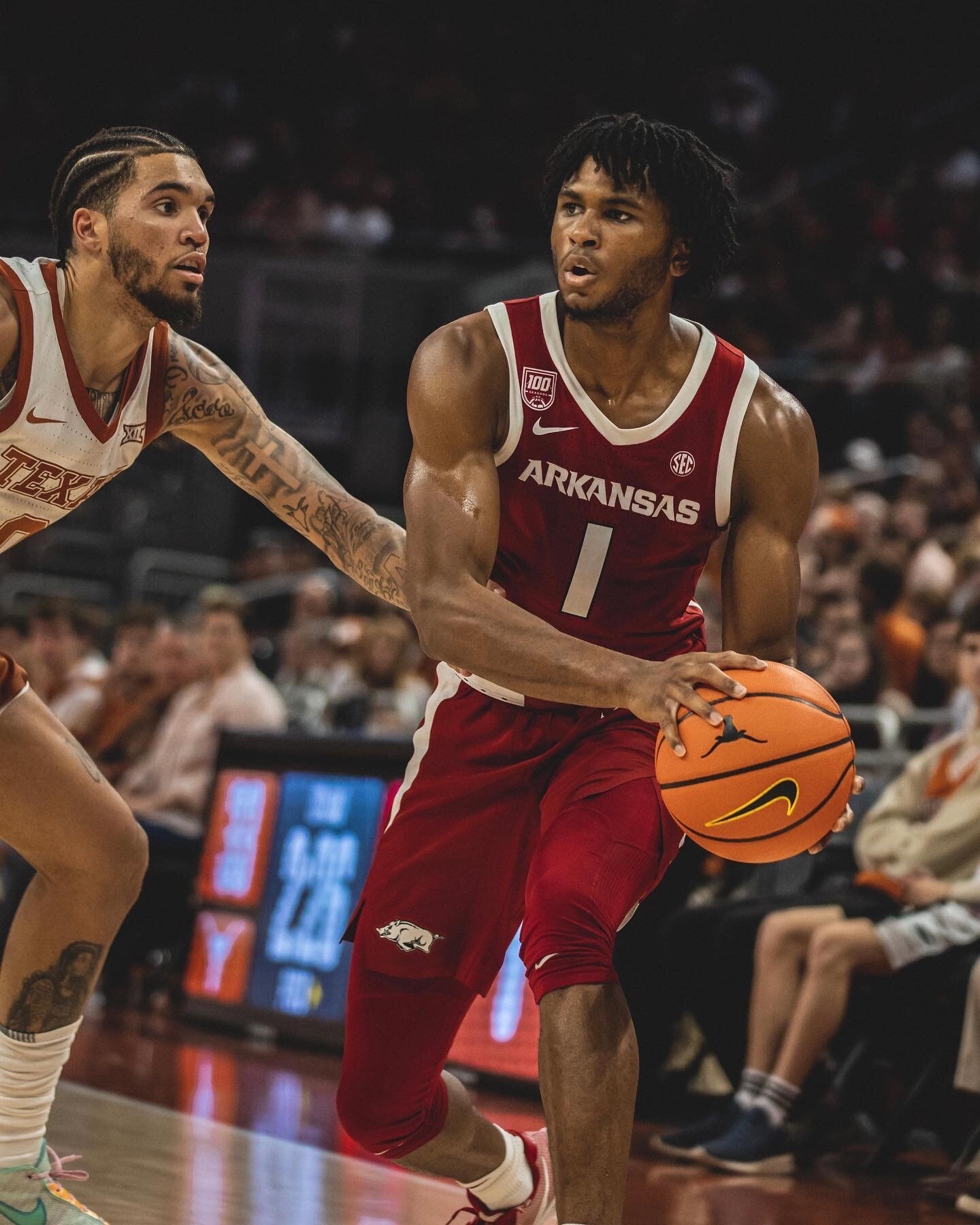 If any of y&rsquo;all have kept up with college basketball this year, you know just how much madness has unfolded this month!! And how hyped I am about it!!!! 🏀🤩 Throwing it back to getting to capture @razorbackmbb and @texasmbb&rsquo;s first exhib