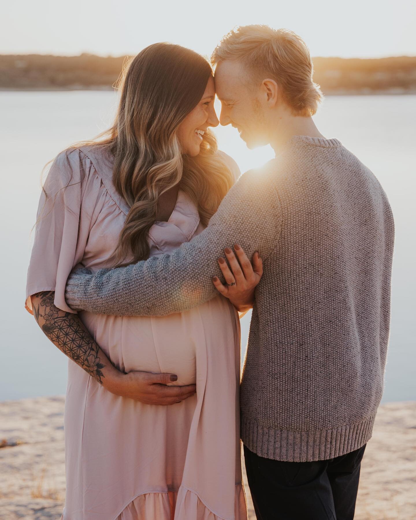 I got to meet baby Remy this week and he is absolutely perfect! Just like his momma and this maternity shoot! 🤩💖