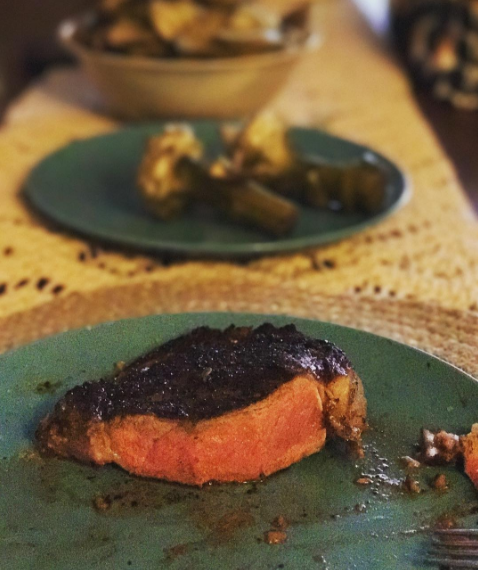 Ribeye cooked in butter with artichoke and garlic avocado mayo dipping sauce. Lots of sea salt <3...Willpower not included...bitches.