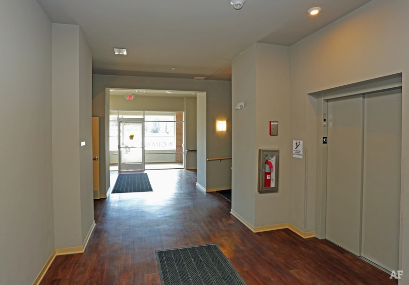 ingram-place-apartments-milwaukee-wi-elevator.jpg