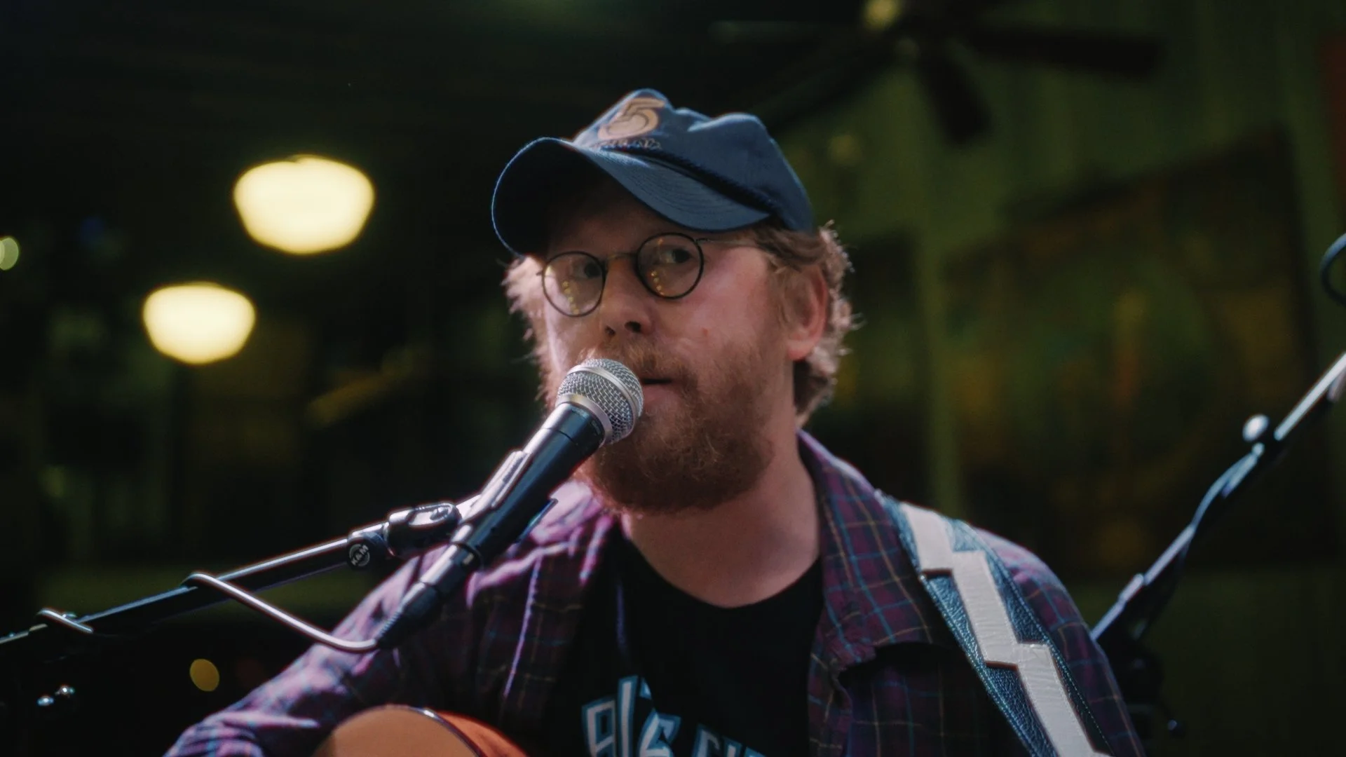 New Commute present Fust- "Gateleg"