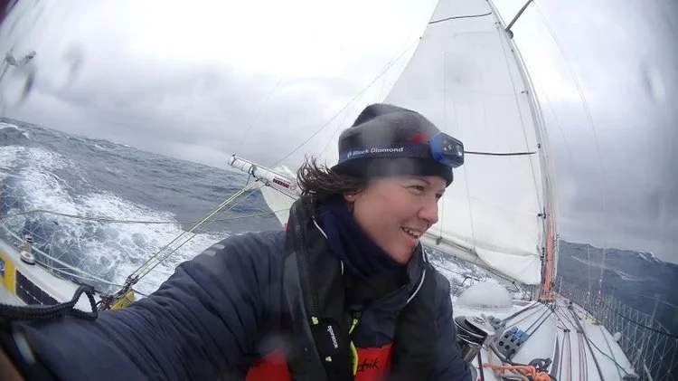Australian Sailor Lisa Blair dismasted 895nm south of Cape Town