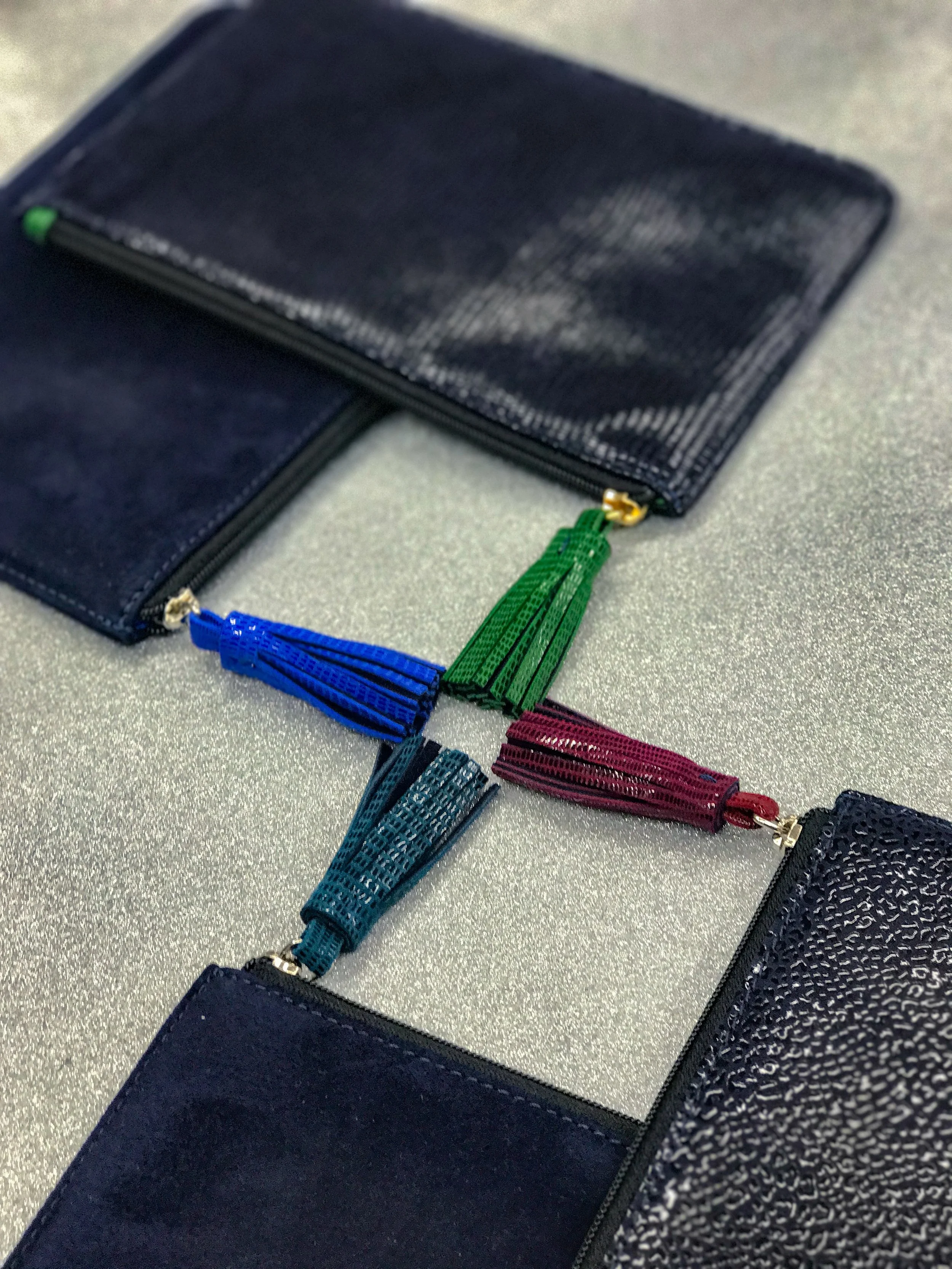VIAJIYU-VYT-POUCHES-IPHONE-PICS14.jpg