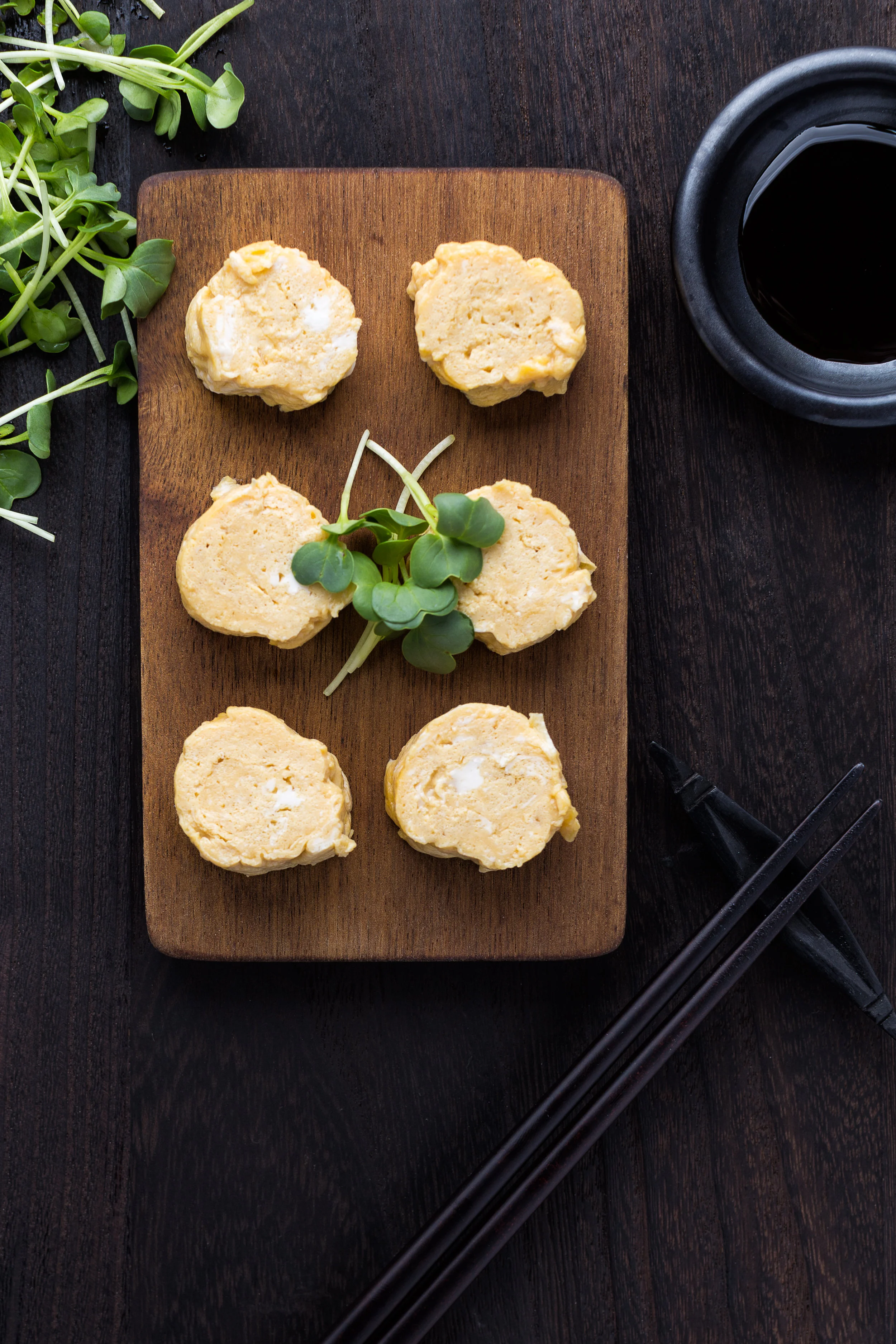 Tamagoyaki (Japanese Rolled Omelette) 玉子焼き