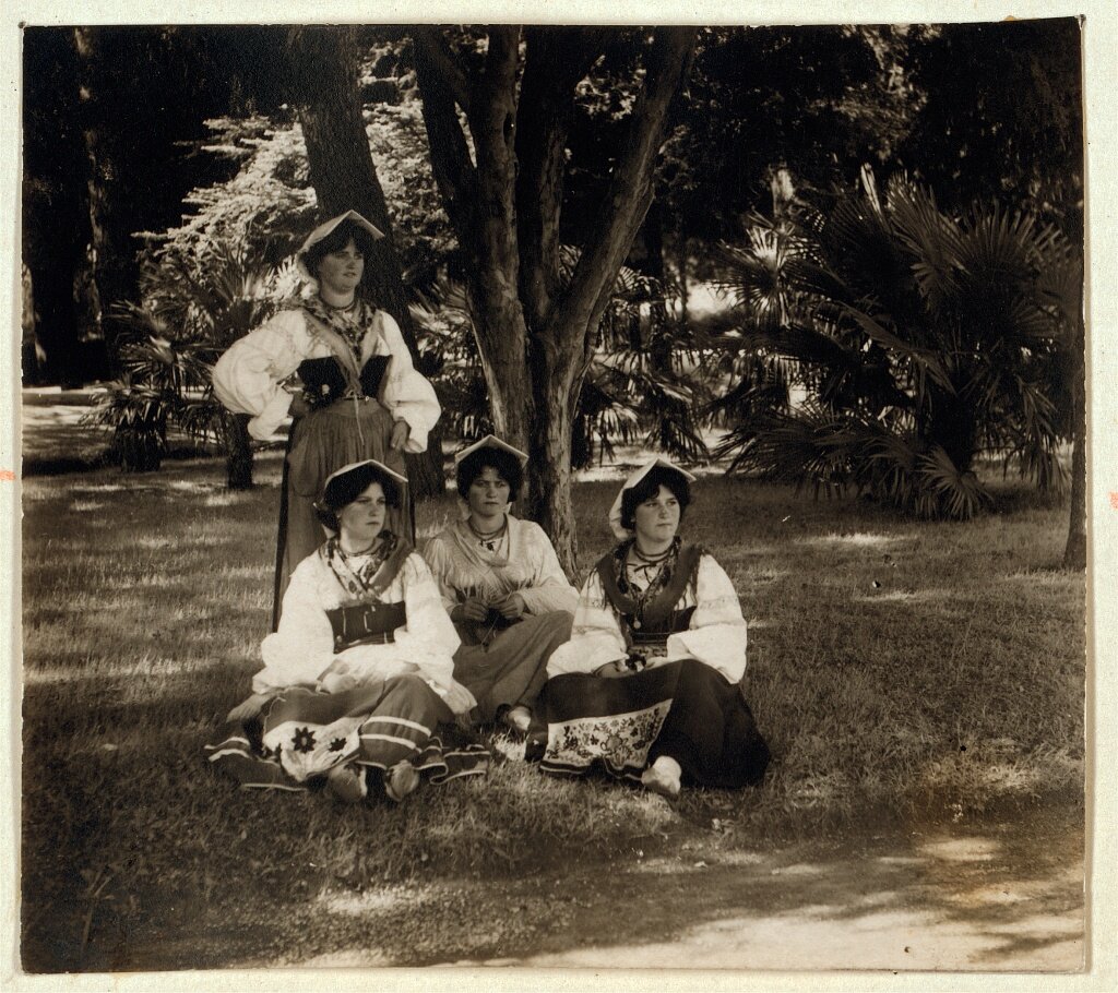 girls under tree.jpg