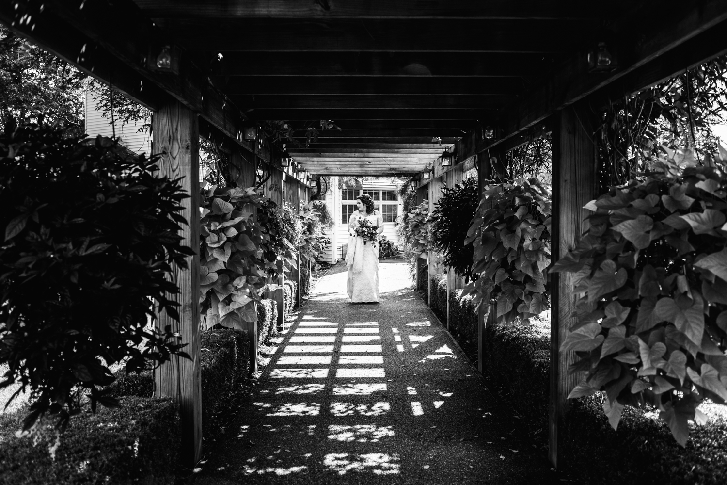 10.6.18 Pittsburgh wedding photojournalism b&w-2383.jpg