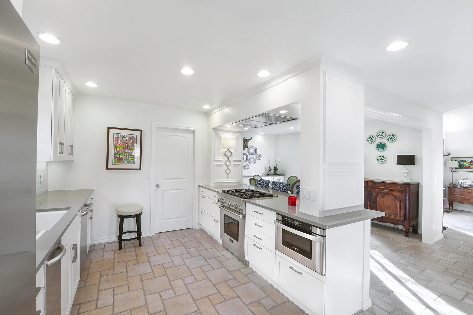 Armstrong kitch 2.jpg