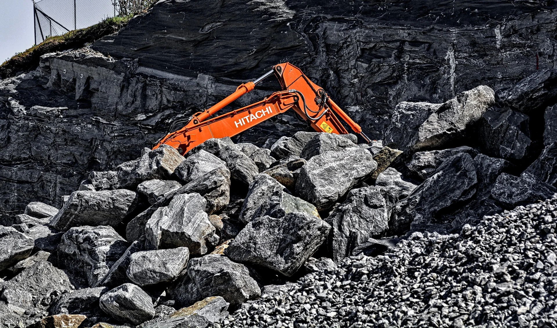 earth-moving-tramp-iron-metal-detector2.jpg