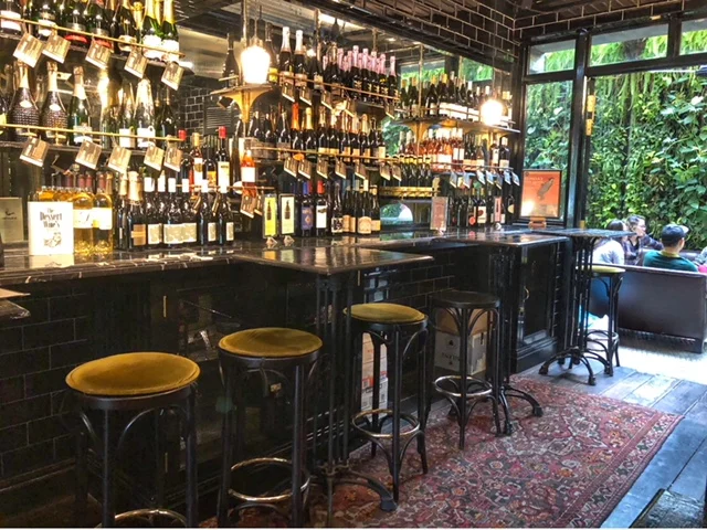 petit_bar.jpg