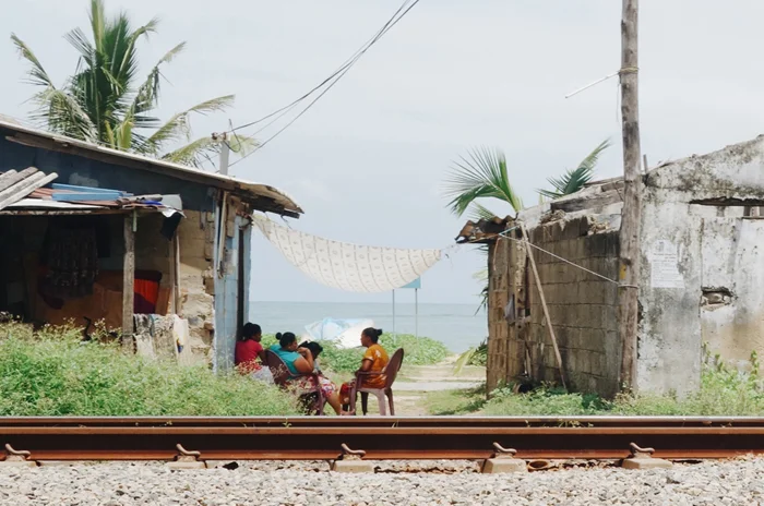 Living between the track and the beach