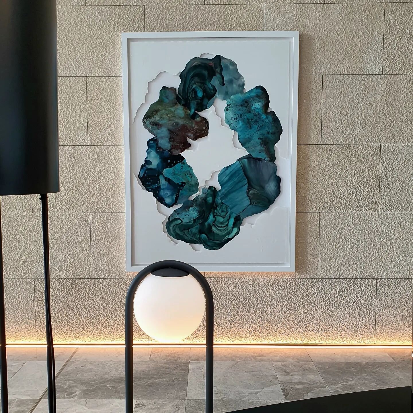 This time last year I was commissioned by @thewestinlondoncity to create an artwork to be displayed in the heart of its new wellness hotel, located opposite Tate Modern in London. It is a special treat to have my work displayed alongside a paper scul