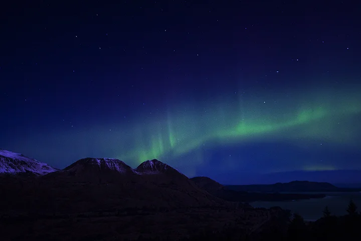 CAROLYN HAWES - Kodiak, AK Night Dance photography