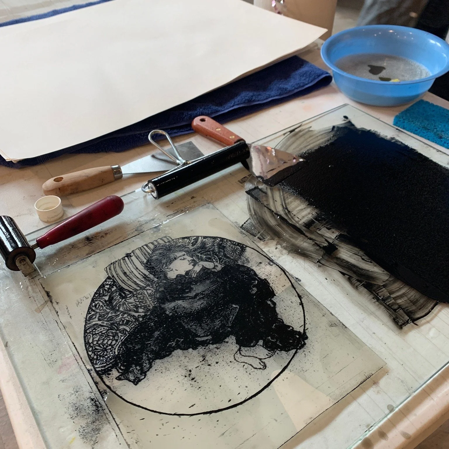 Interested in using our printmaking studio for your own creative projects? ✨ Now's your chance! Get certified  with Nikki Ponce this 📆 Saturday, October 18, and the following Saturday, October 25 from 10am-12pm. 

Can't make both of the sessions? No