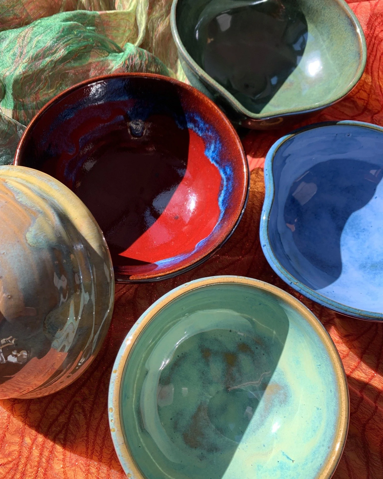 Check out just a handful of the elegant bowls 🍵 created by Jason Connell for Great Great GREAT Bowls of Soup 2025! Jason's 40+ bowls, among others, will be available to choose from on Thursday, November 13 at 5pm (or 4:30pm for Early Entry tickethol