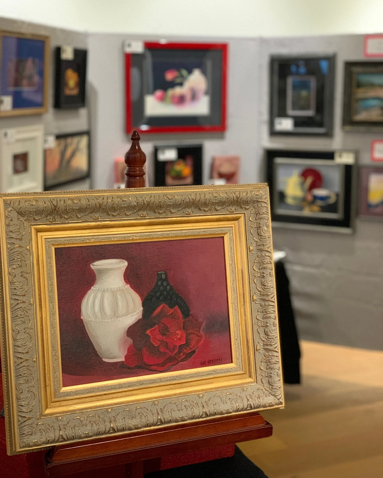 Stop in today from 10am-4pm to enjoy our 2025 GCAC 🌲 MERRY MARKET! Browse a wide variety of handcrafted items by over 20+ artisans, spread out across all three floors of the arts center. Ceramics, jewelry, painting, baskets, stained glass, prints, p