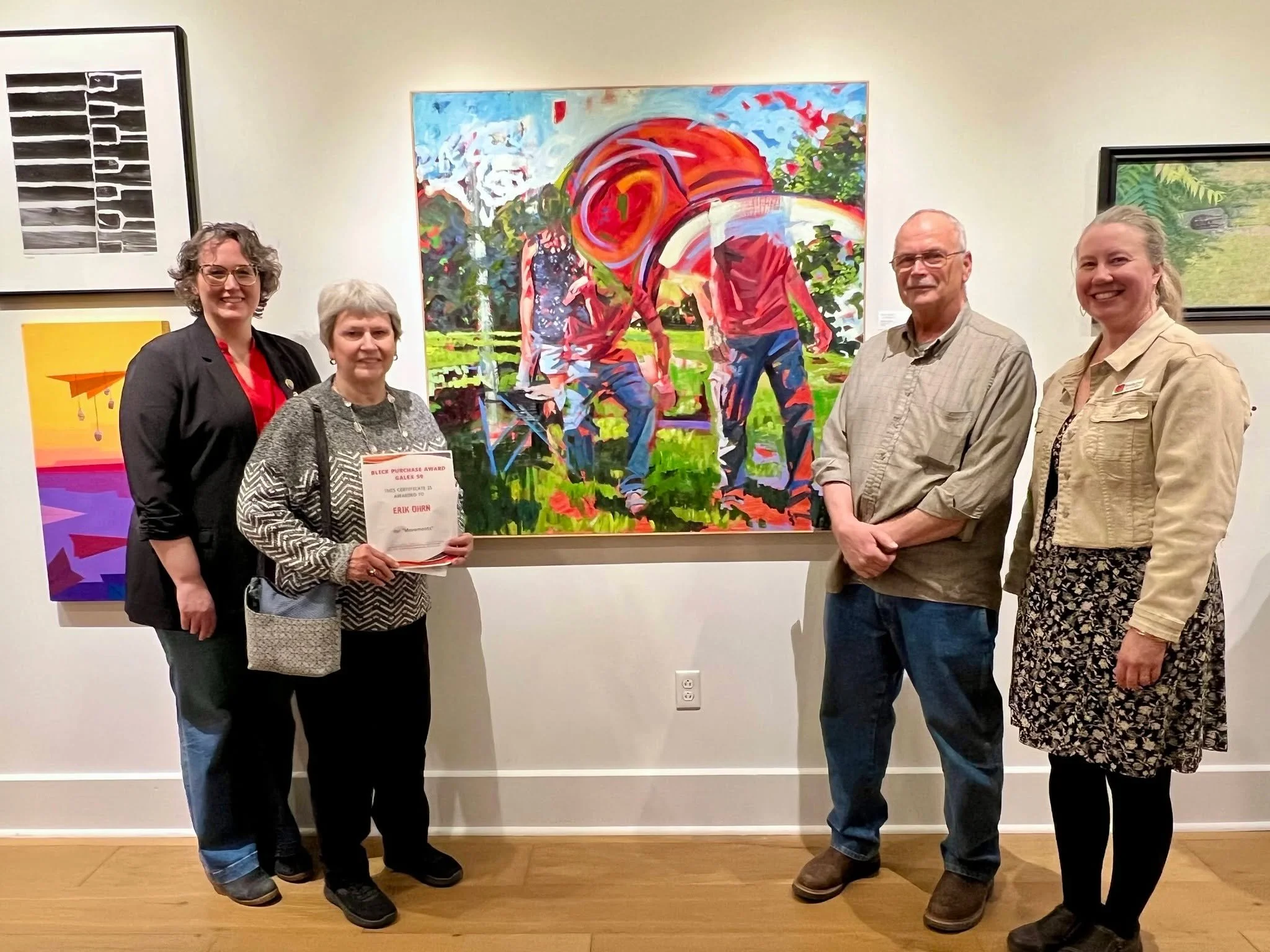 Best of Shows from last night! ✨

🏅 First image: GALEX 59 Juror Ruth Lantz (far left), Executive Director Tuesday &Ccedil;etin (far right), and the parents (center) of award-winner Erik Ohrn (not pictured) next to his piece "Movements." 

