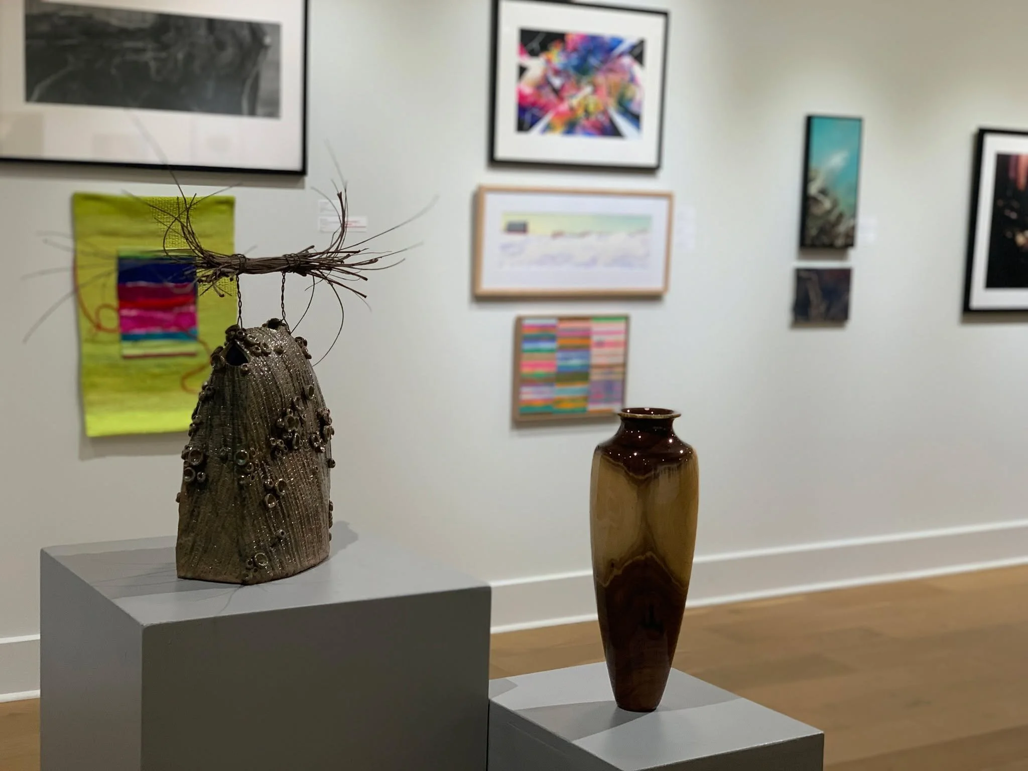 Here's what's happening at the arts center this week 👇

✨ EXHIBITIONS ✨
🔸 ALL exhibitions on view through April 11
🖼  1st Floor Mark &amp; Jeannette Kleine Main Gallery: GALEX 59
🖼  2nd Floor R.A.I.L. Gallery: Leap into the Future Student Biennia