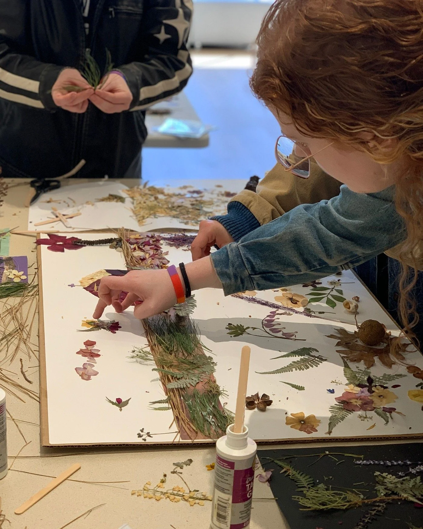 Check out what's happening at the arts center this week 👇

✨ EXHIBITIONS ✨
Our galleries are currently CLOSED while we install our upcoming exhibitions. 
🖼  Coming soon . . .  BASIA KROL, on view May 1 - June 6, 2026
🖼  Coming soon . . .  PILLARS 