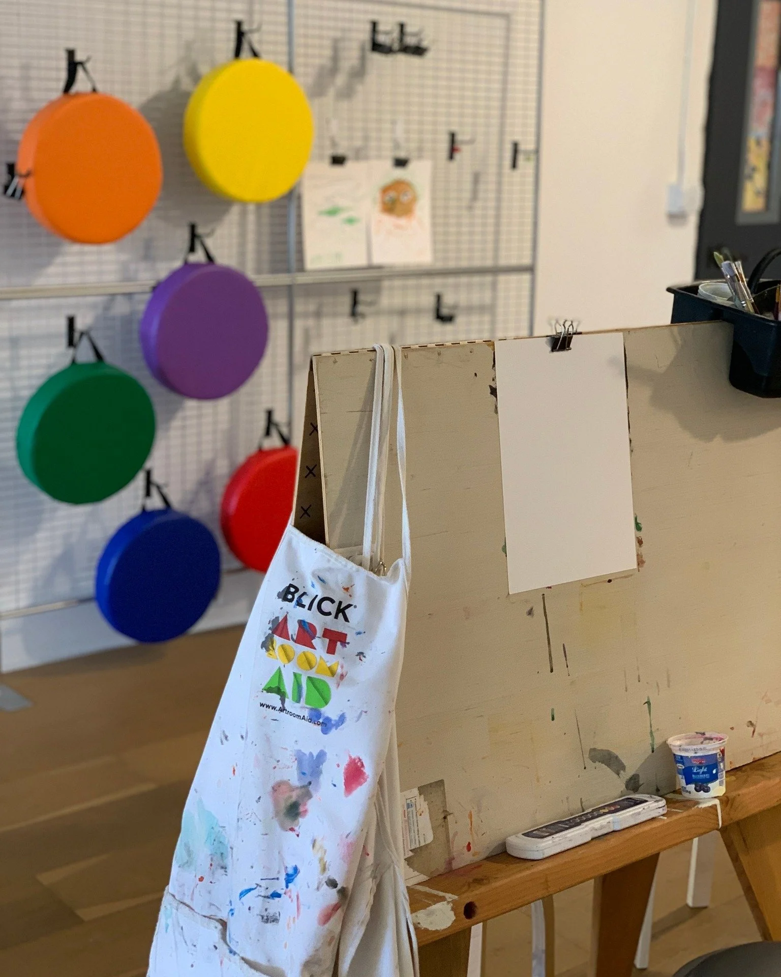 While our galleries are currently closed for installation of our upcoming exhibitions, there is still plenty to do at the arts center! ✨

📸 Check out our eARTh Fest Photo Contest and vote on your favorites (1st floor Middle Gallery);
🌱 Add to eithe