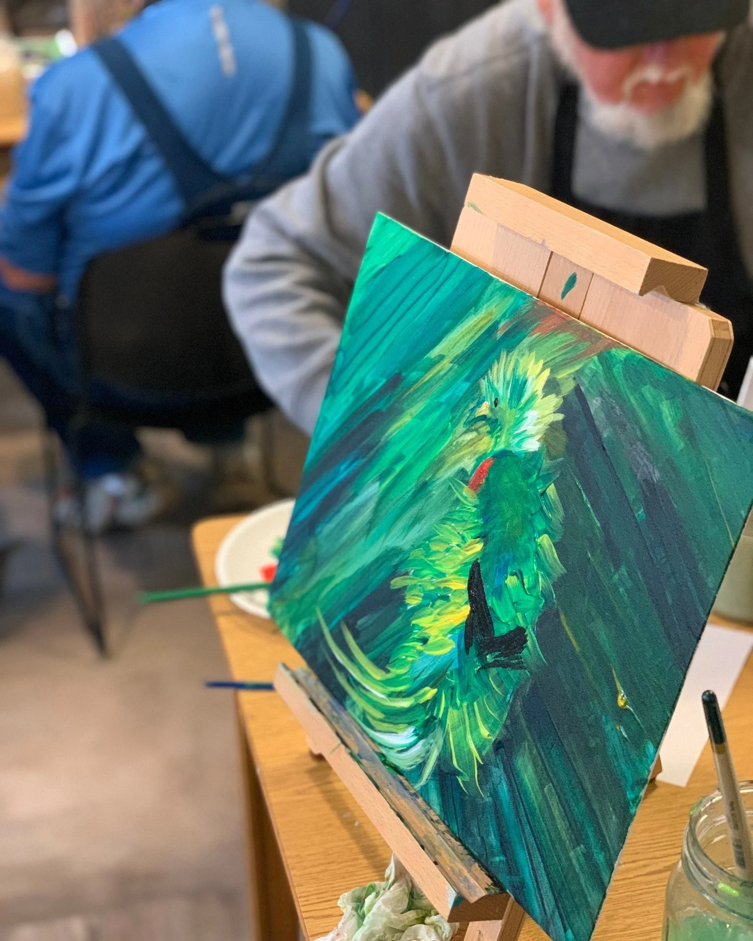Paint birds + flowers with Karen Noble this coming SATURDAY, MAY 9 at 10:30am! No prior painting experience required, and suitable for most ages. 🌼🐦&zwj;⬛🌺

🔸 Register here: https://galesburgarts.networkforgood.com/events/100125-abstract-acrylic-