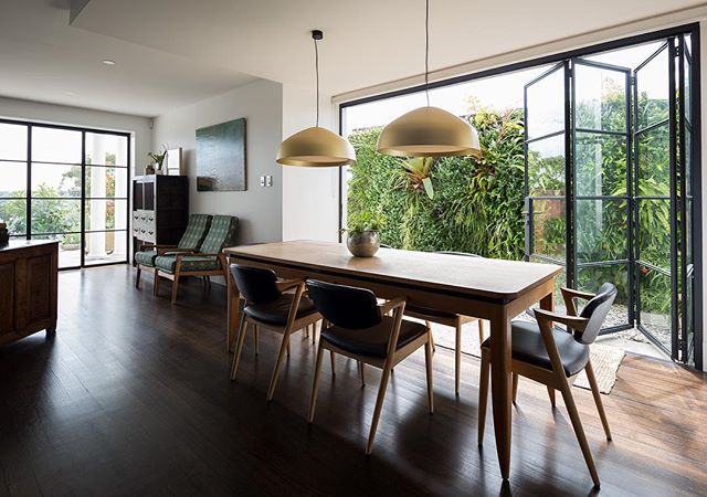 Greenwall genius by Ed and team  @greenwallaustralia .
.
.
.
.
#garden #greenwall #design #interiordesign #interior #interiordecorating #interiorarchitecture #residentialdesign #gardening #landscapearchitecture #landscaping #landscapedesign #diningro