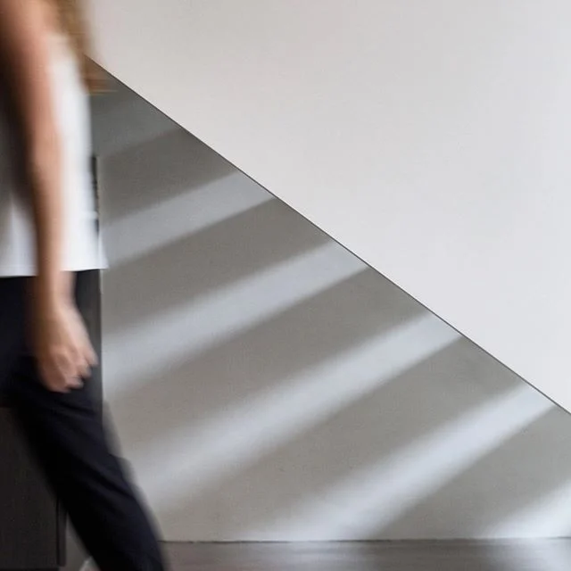 A sneaky shot as we wondered if we could make something out of nothing on shoot @scalearchitecture  location in Paddington. Didn&rsquo;t make the cut but it&rsquo;s cute. .
.
.
.
.
.
.
#stairs #interiorstyling #interiordesign #design #hallwaydecor #h