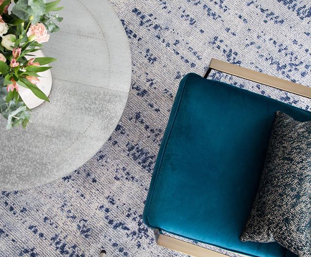 Laughing with the gorgeous Mel from @melanietomlinsondesign trying to get this hand-held shot balancing on a stool Thank god I wasn&rsquo;t shooting in film 😳🤦&zwj;♀️