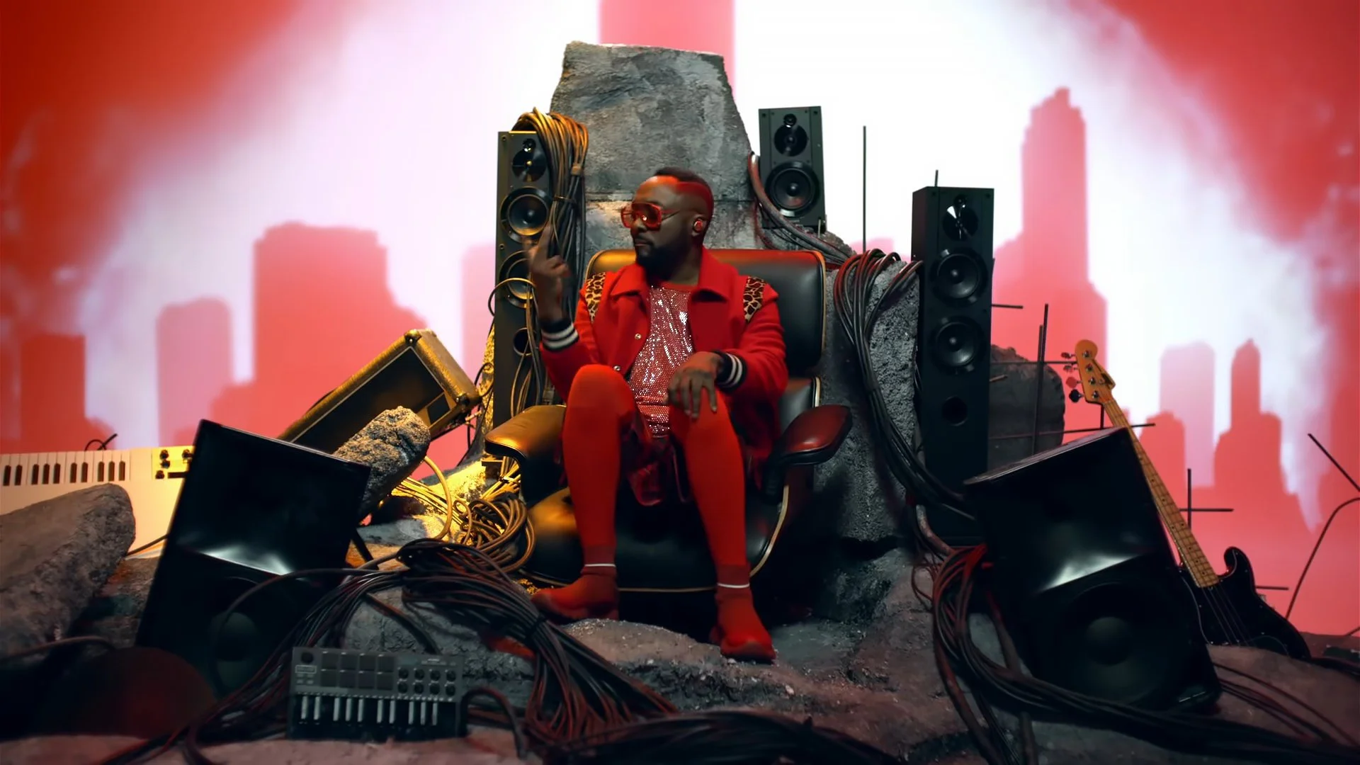 GIRL LIKE ME Shakira / Black Eyed Peas — CASKAL