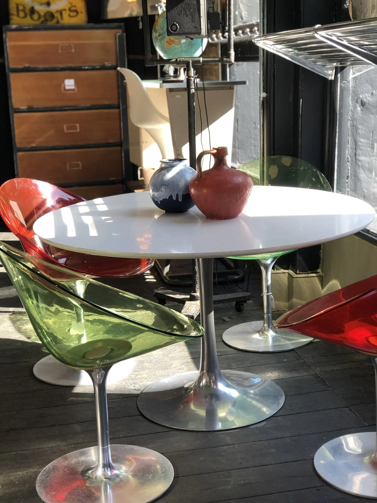 Arkana White Tulip Table