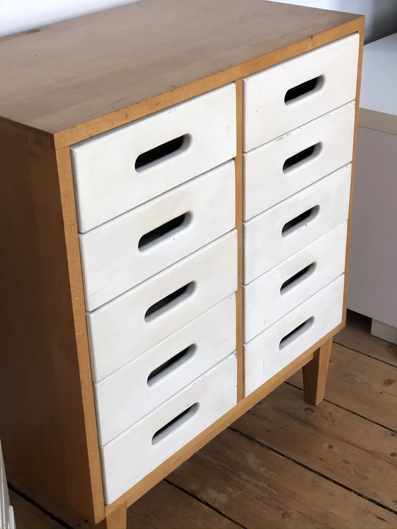 Esavian Mid Century Chest of Drawers