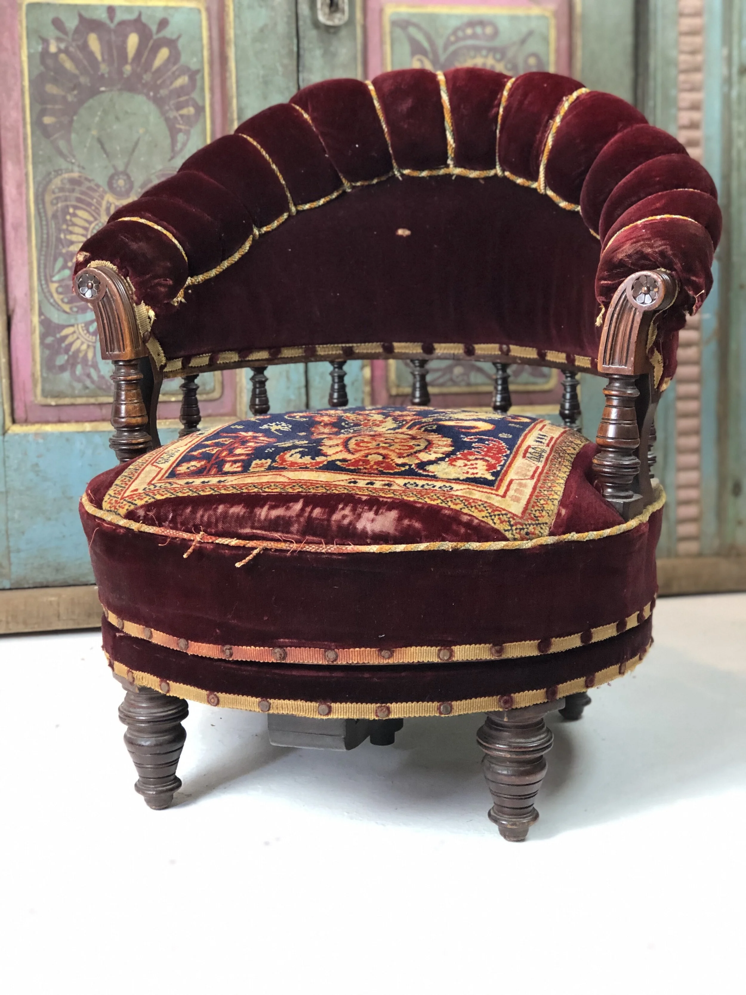 Victorian Velvet Carpet Swivel Chair