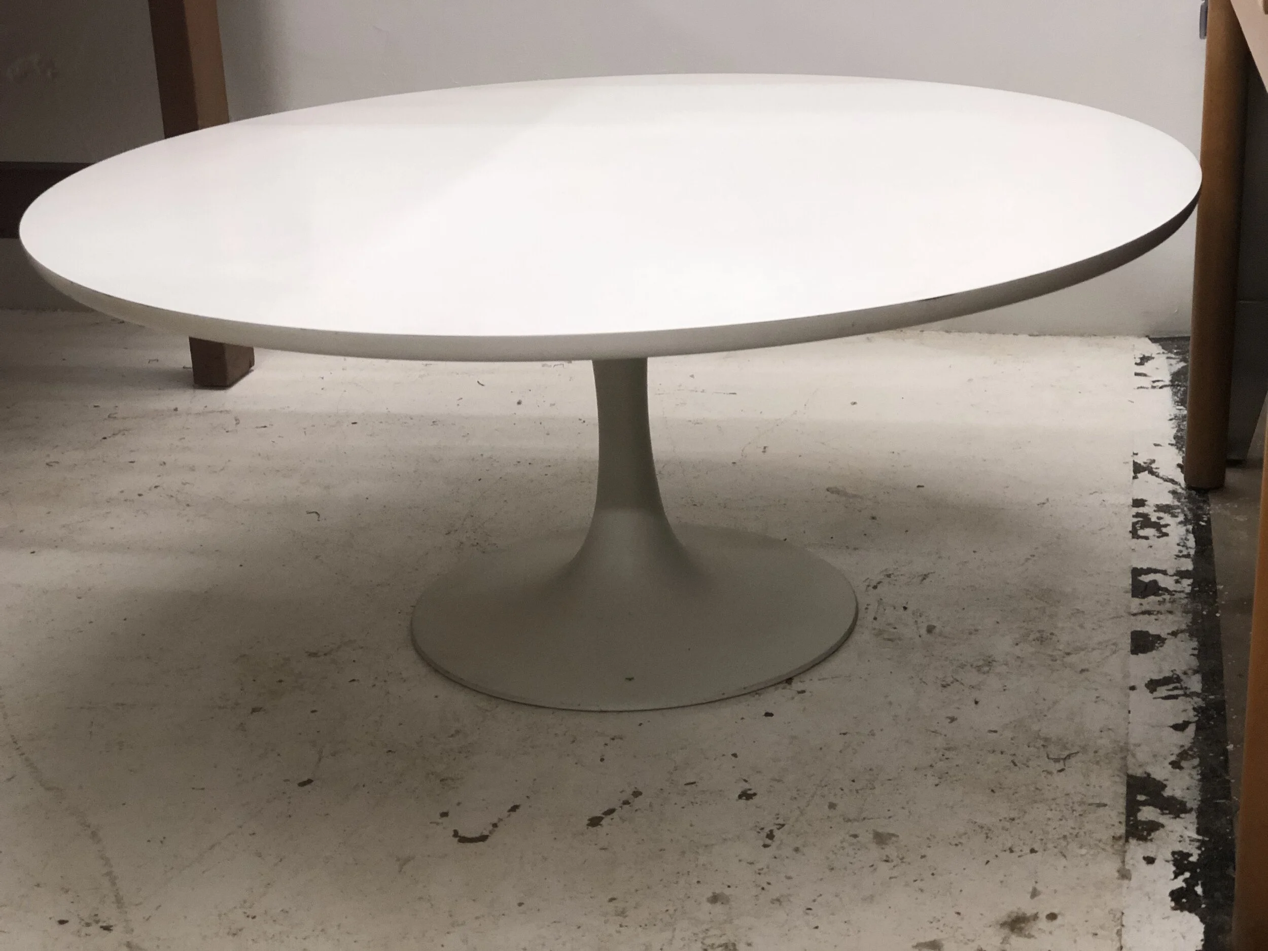 Arkana White Tulip Coffee Table 1970s