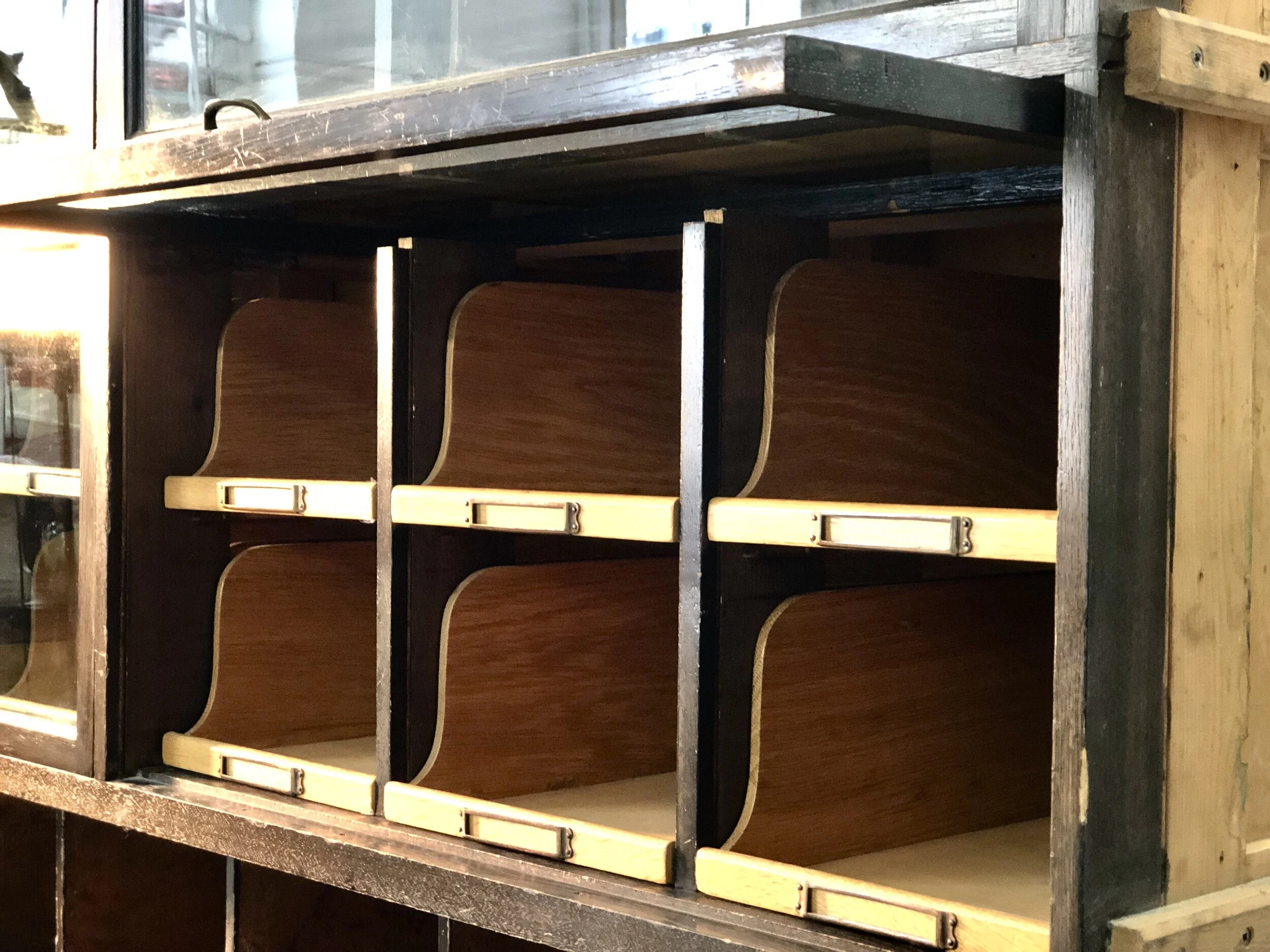 Shop Fitting Unit