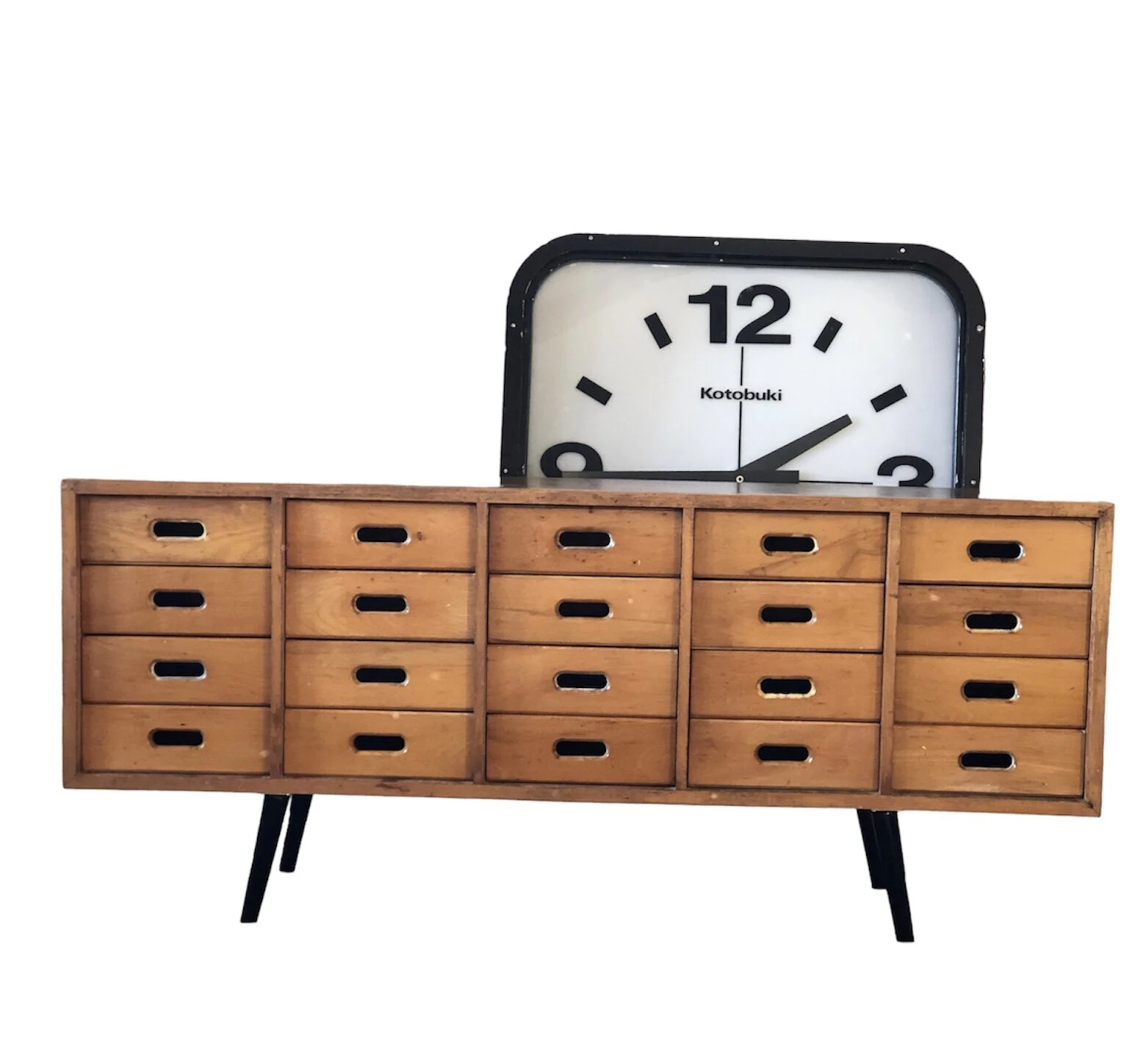 Esavian Drawers