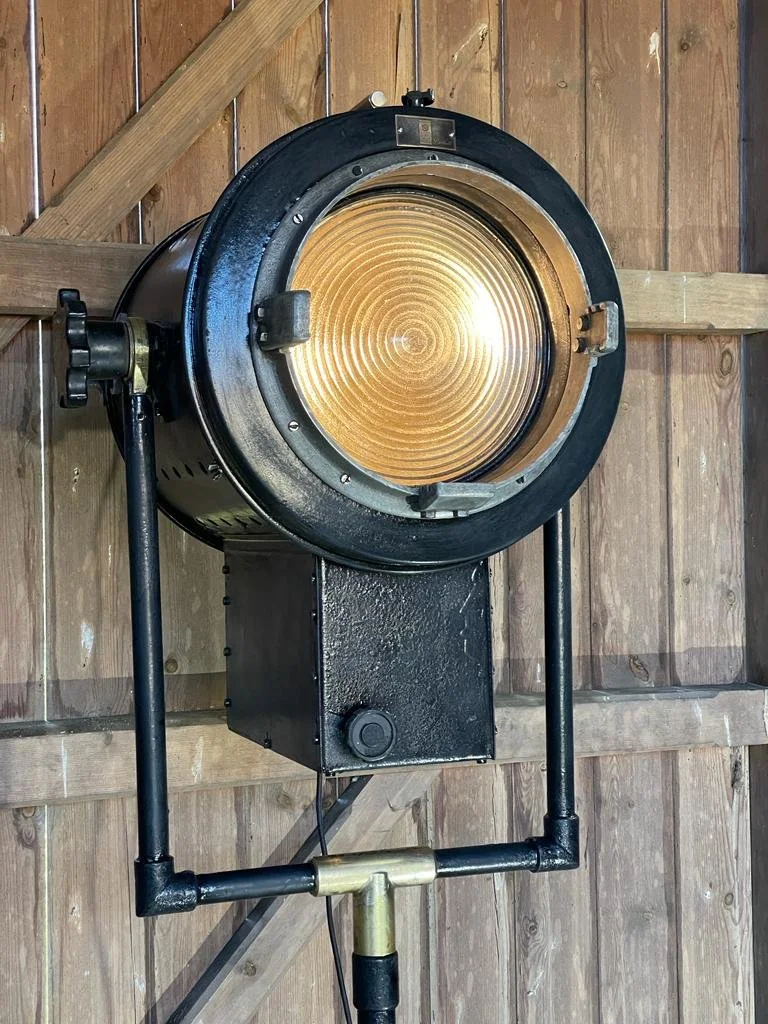 antique theatre light