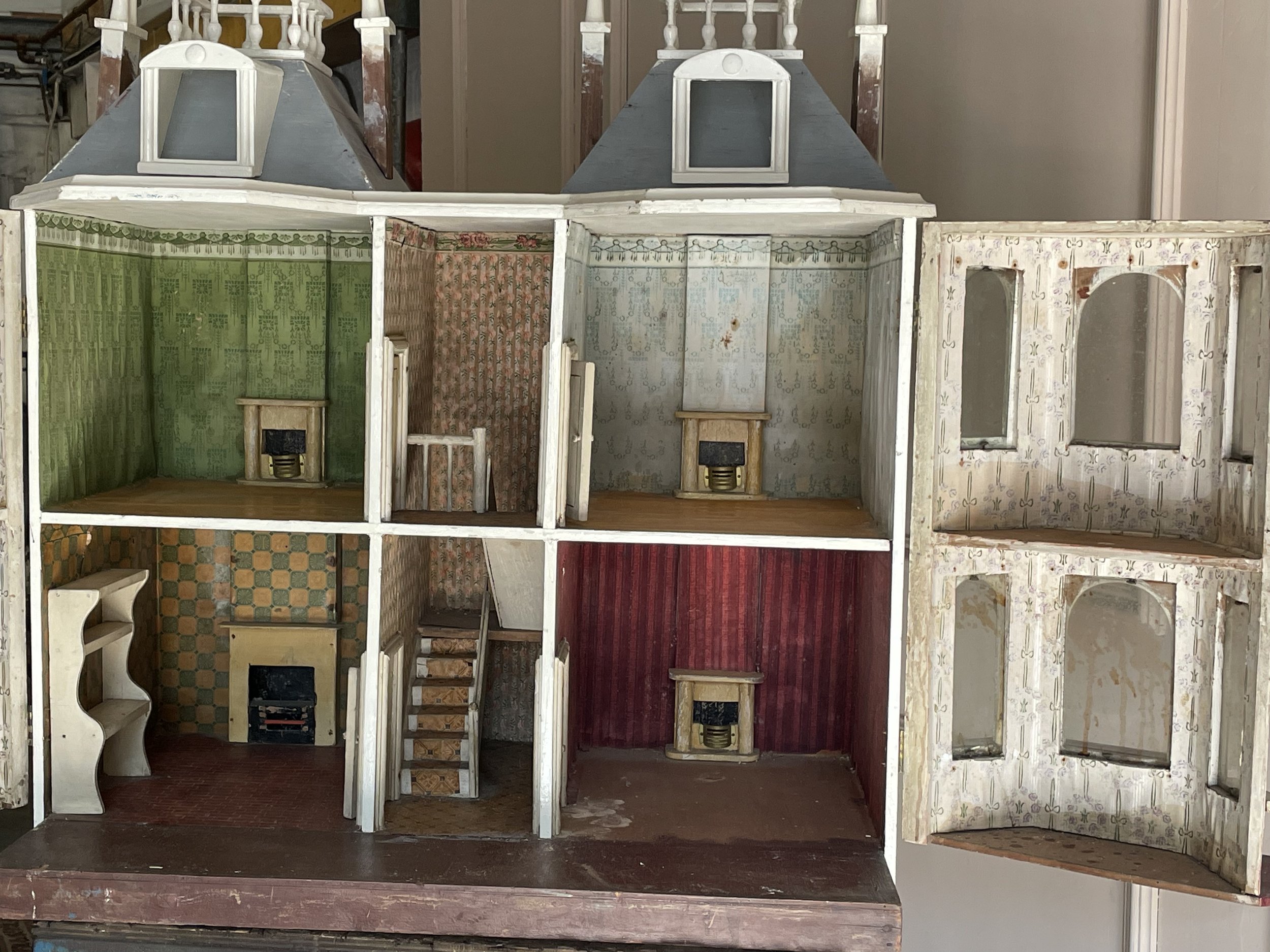 G & J Lines Ltd Dolls House, English 1909
