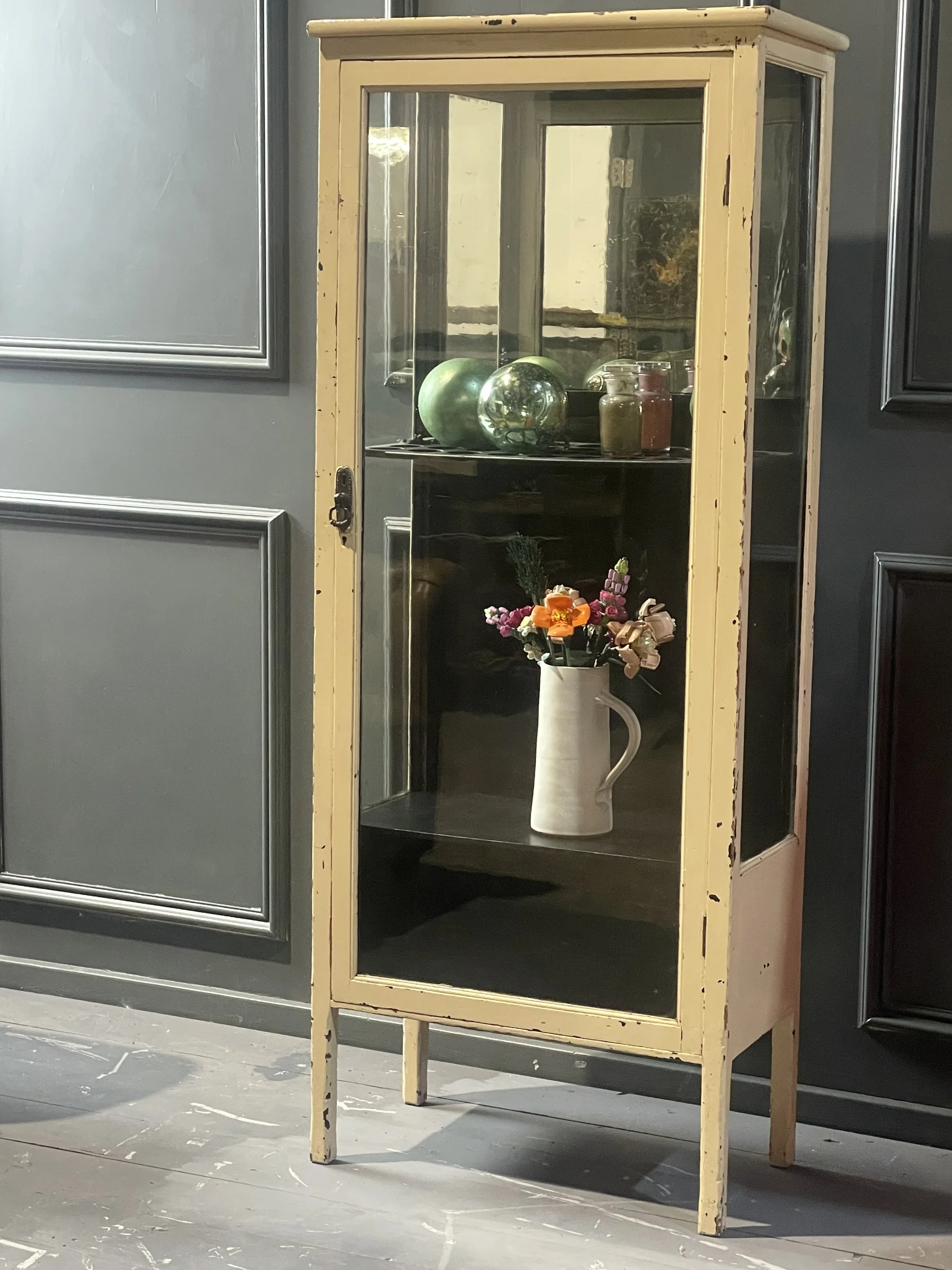 1920s Shop Display Cabinet