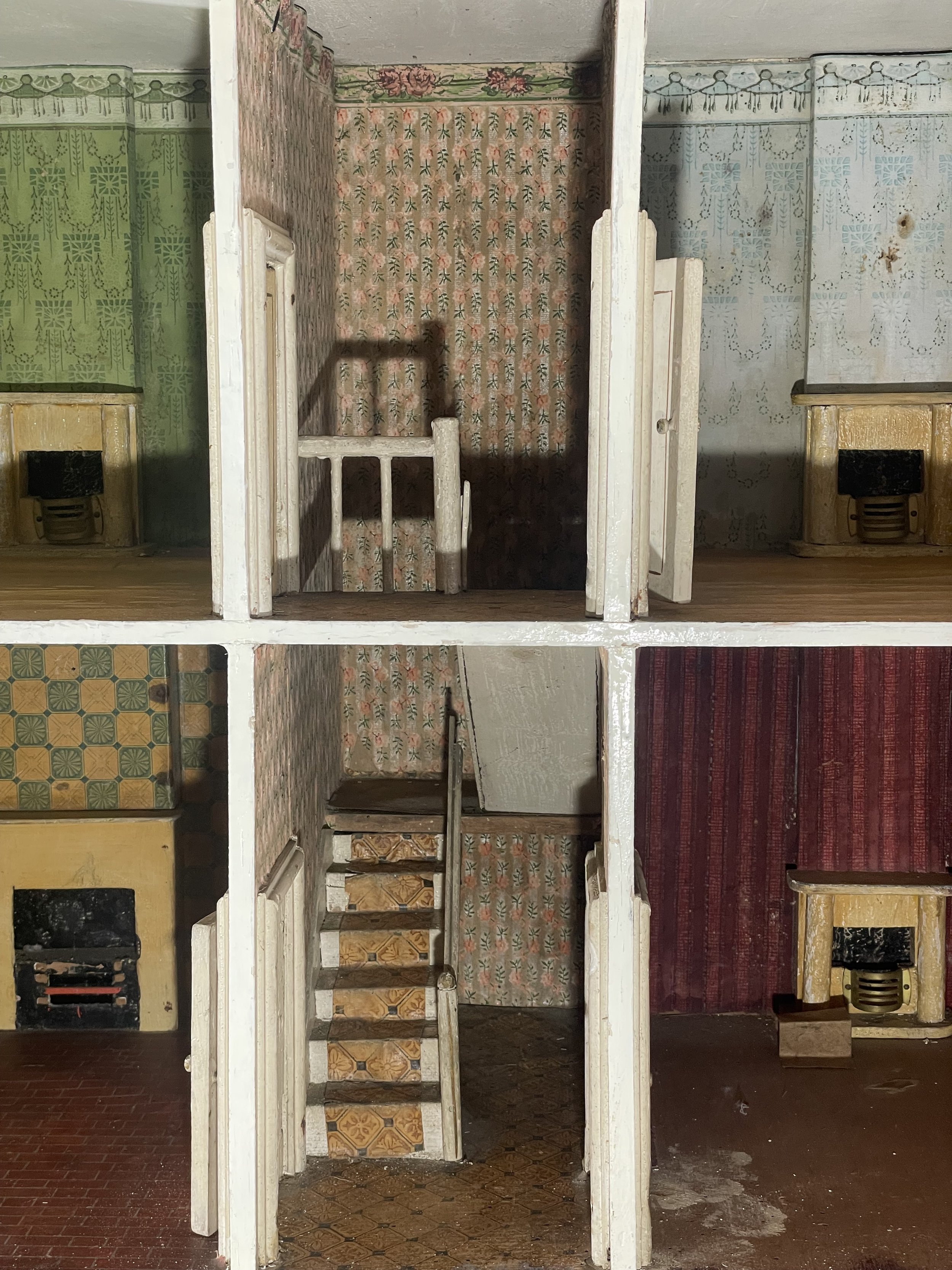 G & J Lines Ltd Dolls House, English 1909
