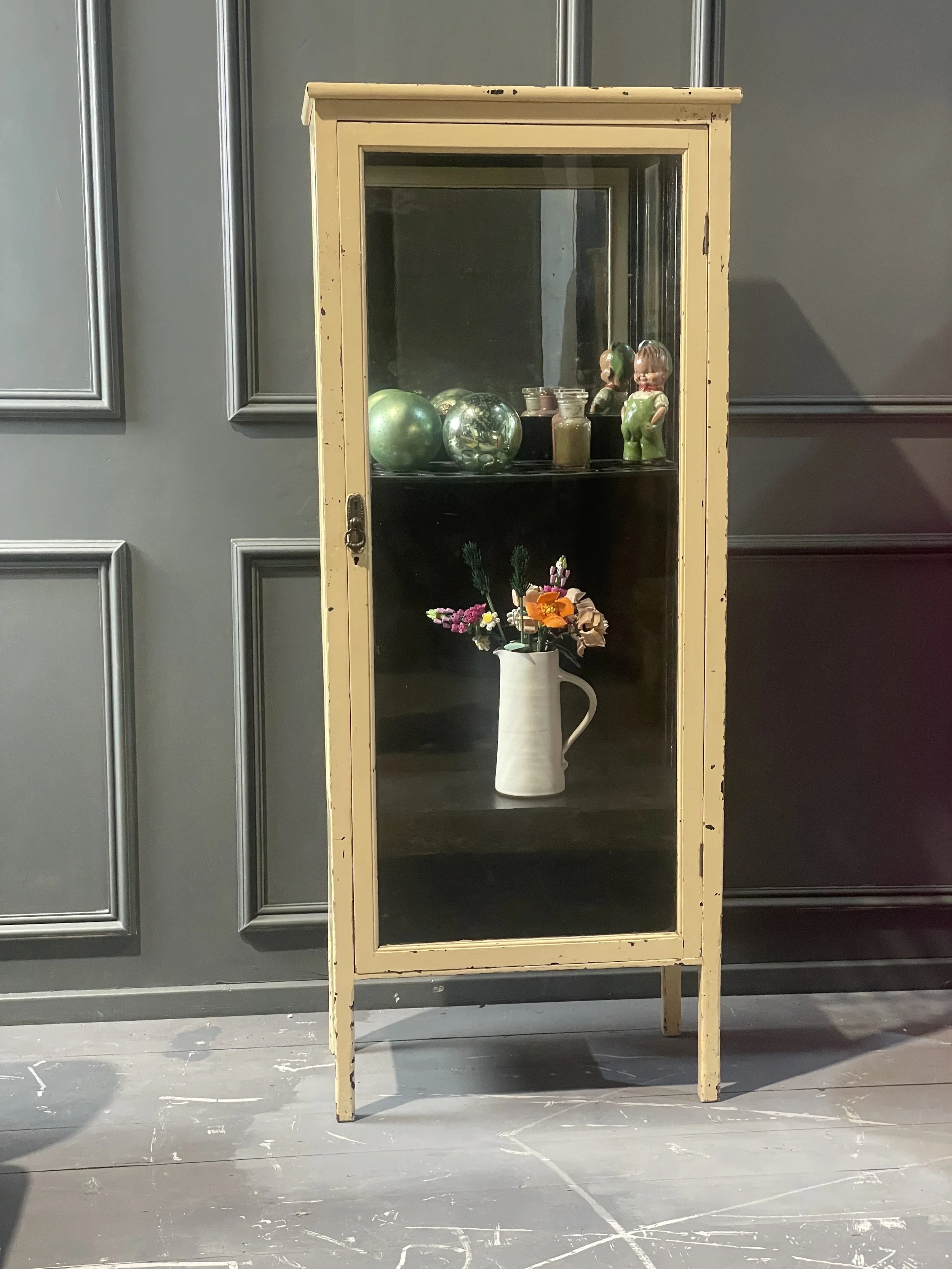 1920s Shop Display Cabinet