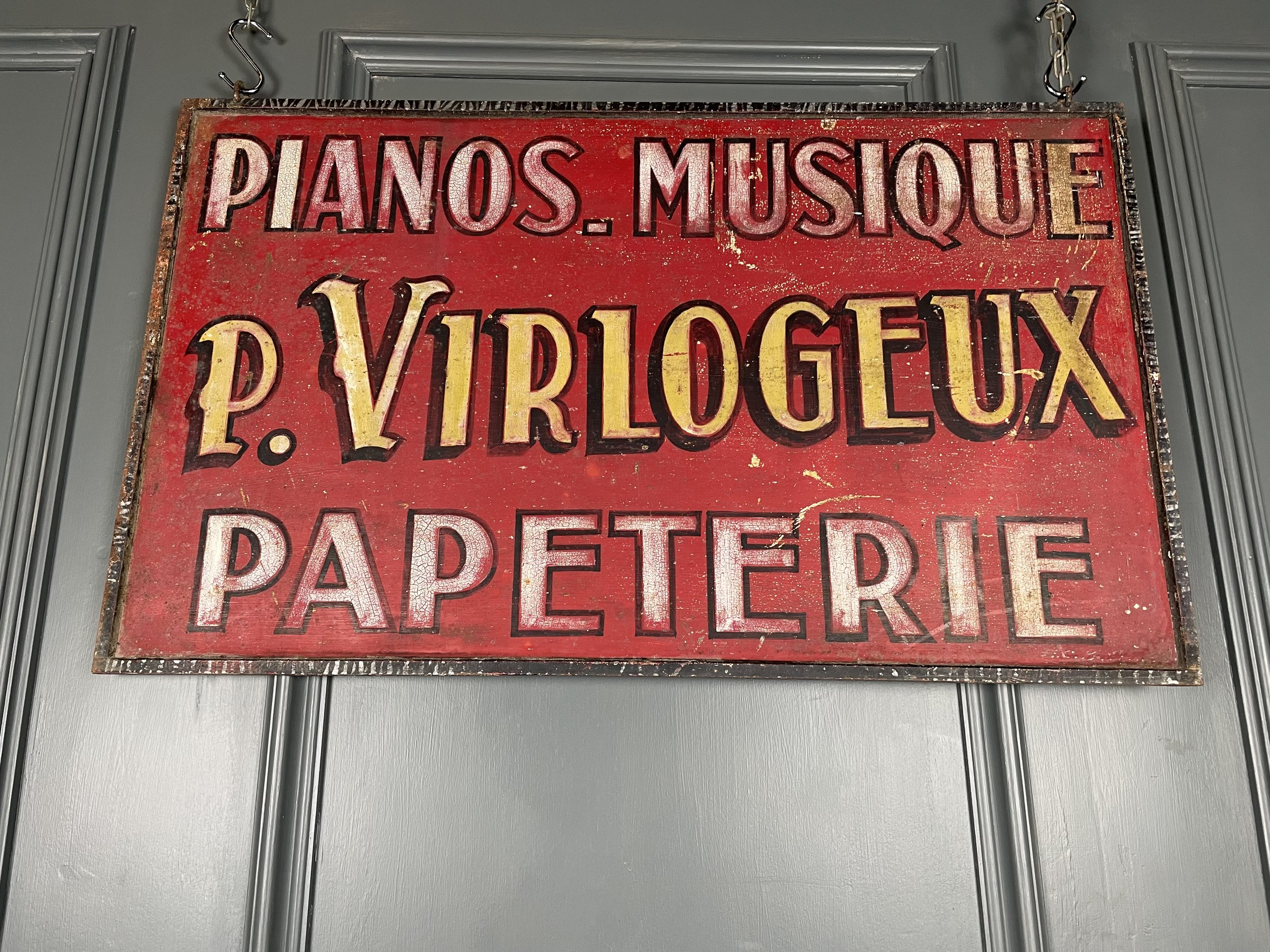 A charming Scottie Dog night lamp made by Heico Germany circa 1980.  Very good condition