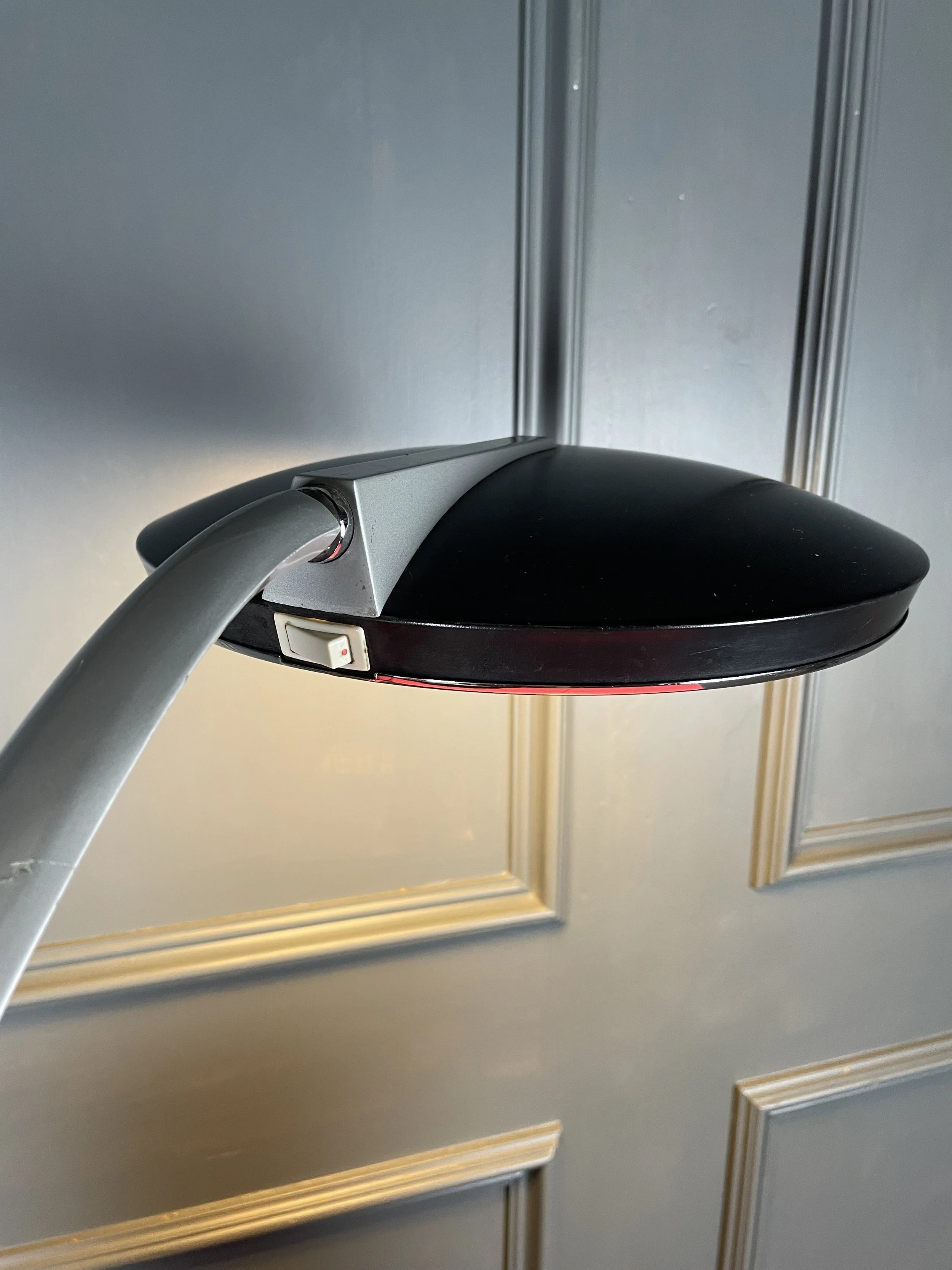 Fase Boomerang Desk Lamp