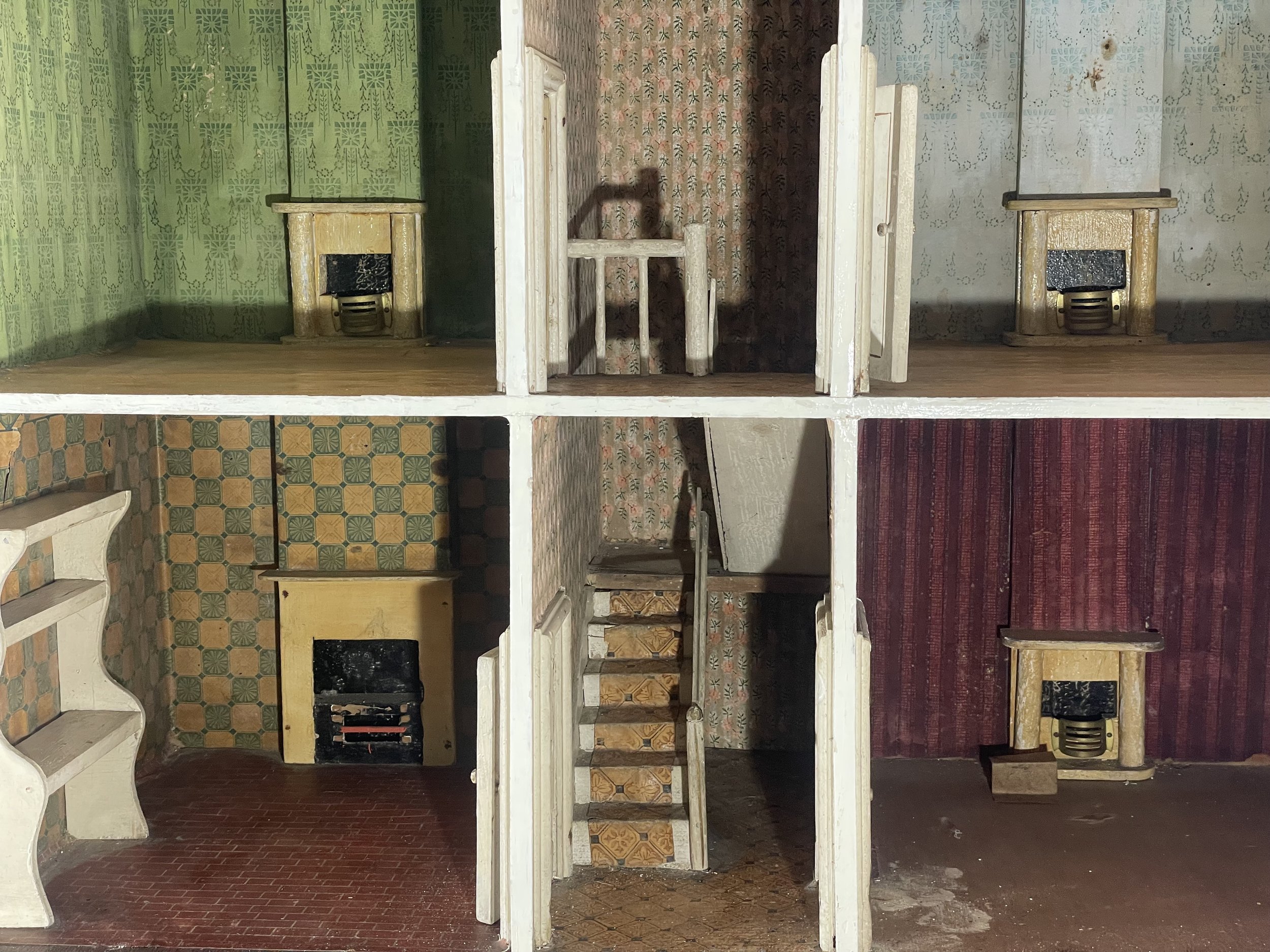 G & J Lines Ltd Dolls House, English 1909