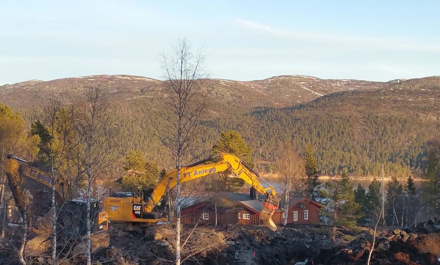 graver langatjønnlia.jpg